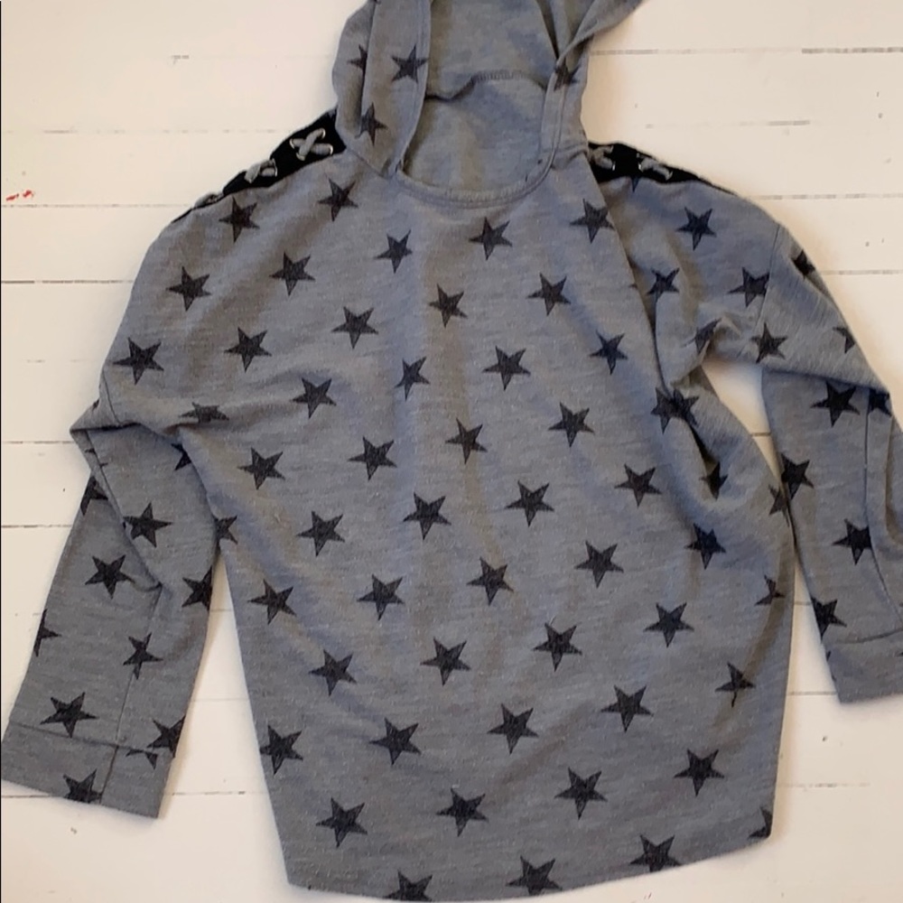long sleeve top with hoood